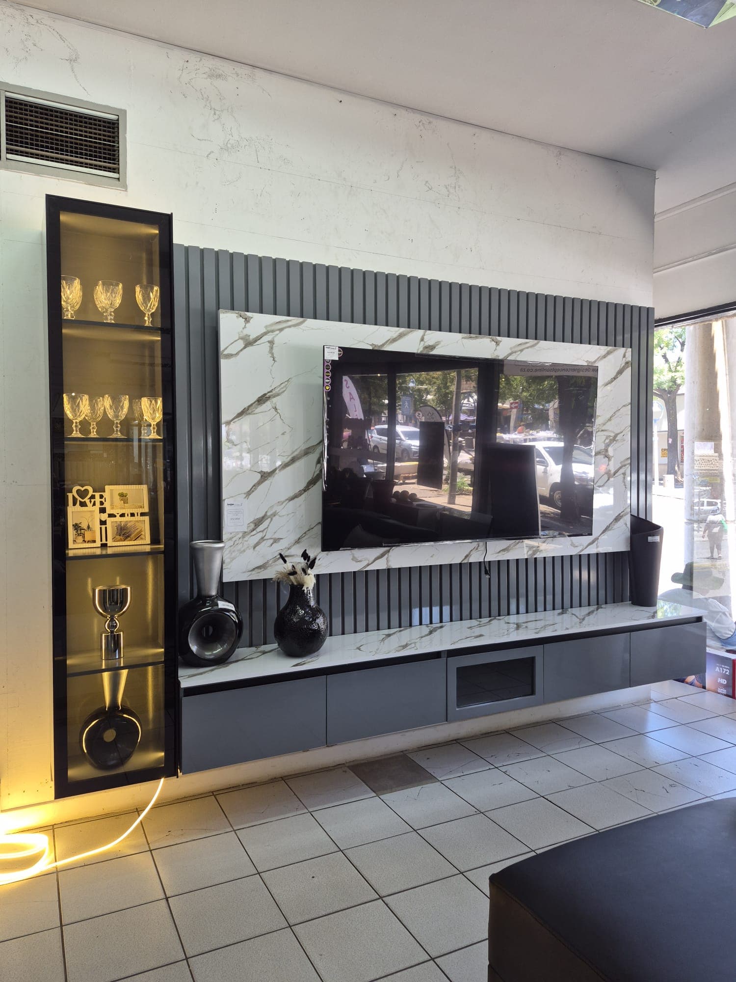 TV wall console — right angle detail